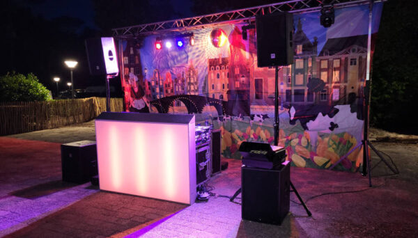 Hollands Thema feest met Dj
